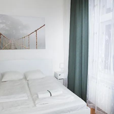 Apartament Simackova 15/42 *